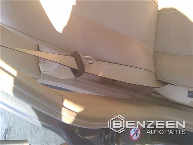 2001 BMW 740i Front Seat Belt