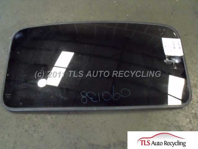 2004 Lexus ES 330 Roof Glass