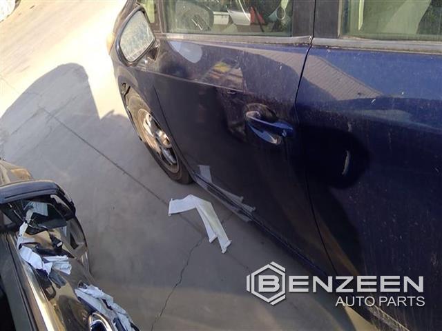 2011 Toyota Prius Front Door (Left)