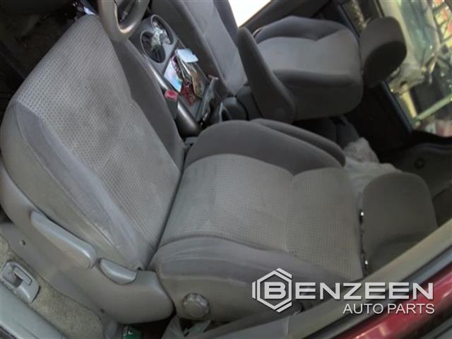 2006 Toyota Sienna Front Seat (Left)