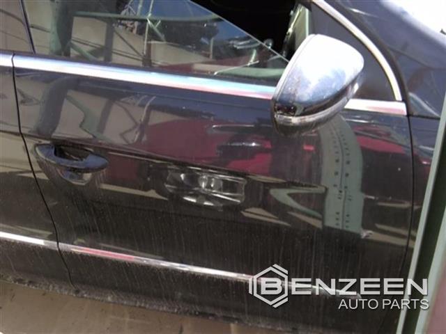2010 Volkswagen CC Front Door (Right)
