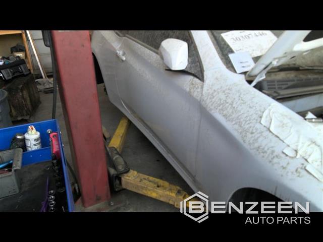 2009 Hyundai Genesis Front Door (Right)