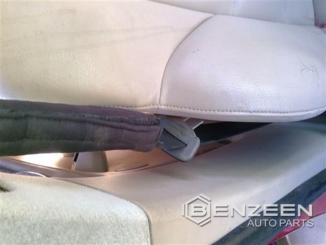 2006 BMW 325i Front Seat Belt