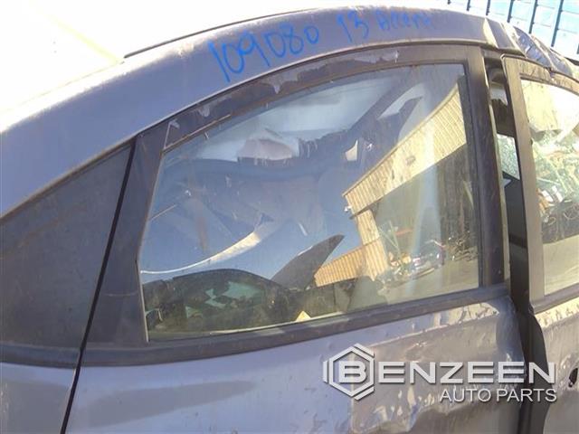 2013 Hyundai Accent Rear Door Glass (Right)