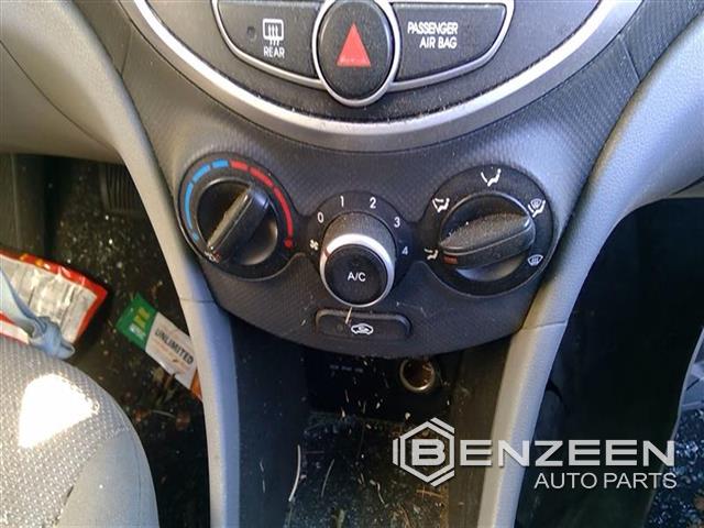 2013 Hyundai Accent Temperature Control Unit
