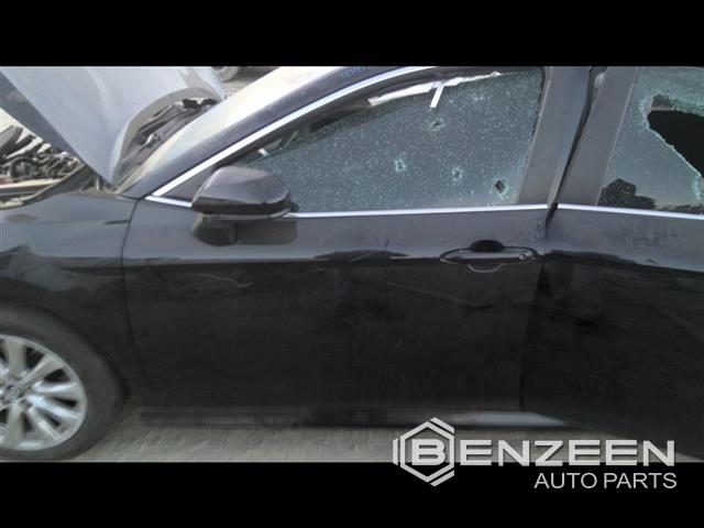 2018 TOYOTA Camry Hybrid Front Door (Left)