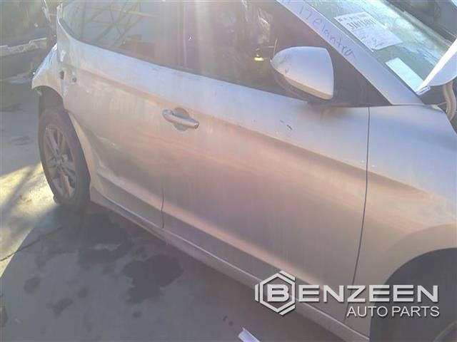 2017 Hyundai Elantra Front Door (Right)