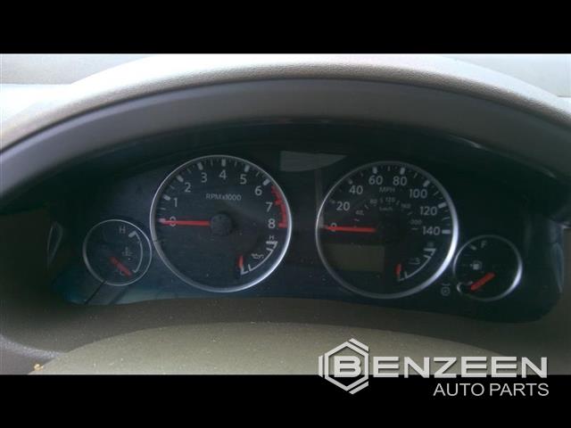 2005 Nissan Pathfinder Speedometer / Head Cluster