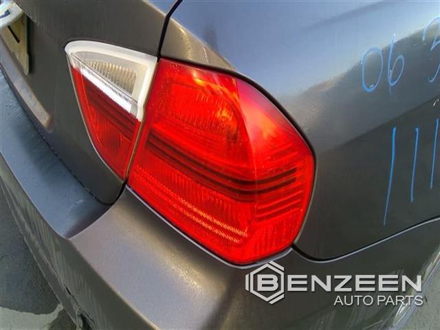 2006 BMW 325i Tail Lamp (Right)