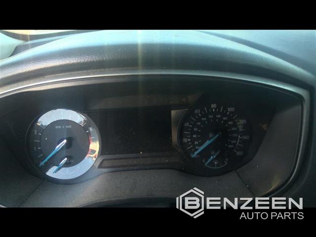 2013 Ford Fusion Speedometer / Head Cluster