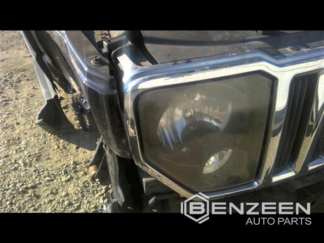 2011 Jeep Liberty Headlamp Assembly (Right)