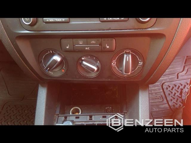 2015 Volkswagen Jetta Temperature Control Unit