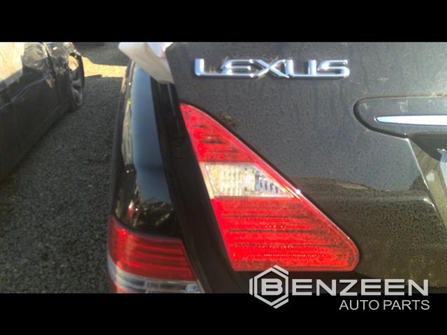 2004 Lexus LS 430 Tail Lamp (Left)