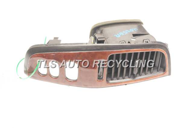 2004 Toyota Land Cruiser Console, Rear