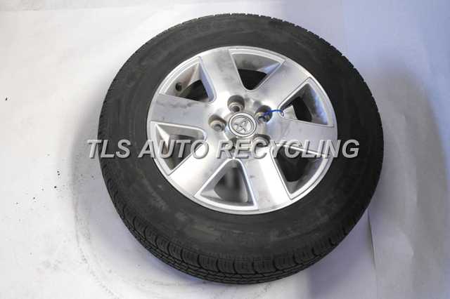 2005 Toyota Sienna Wheel / Rim