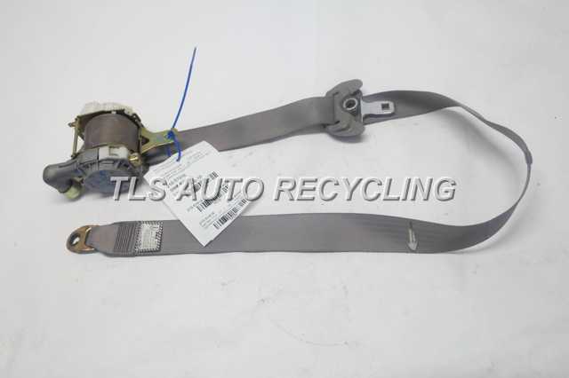 2005 Toyota Sienna Front Seat Belt