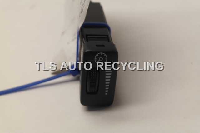 2004 Lexus GX 470 Dash / Interior / Seat Switch