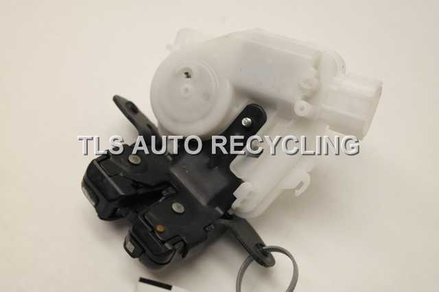 2012 Toyota Prius Keys / Latches / Locks