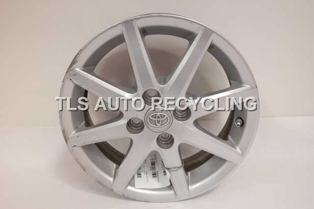 2012 Toyota Prius Wheel / Rim