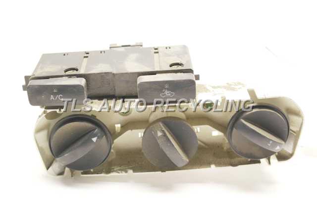2003 Toyota Corolla Temperature Control Unit