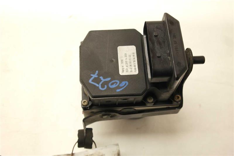 2002 BMW 745i ABS Pump