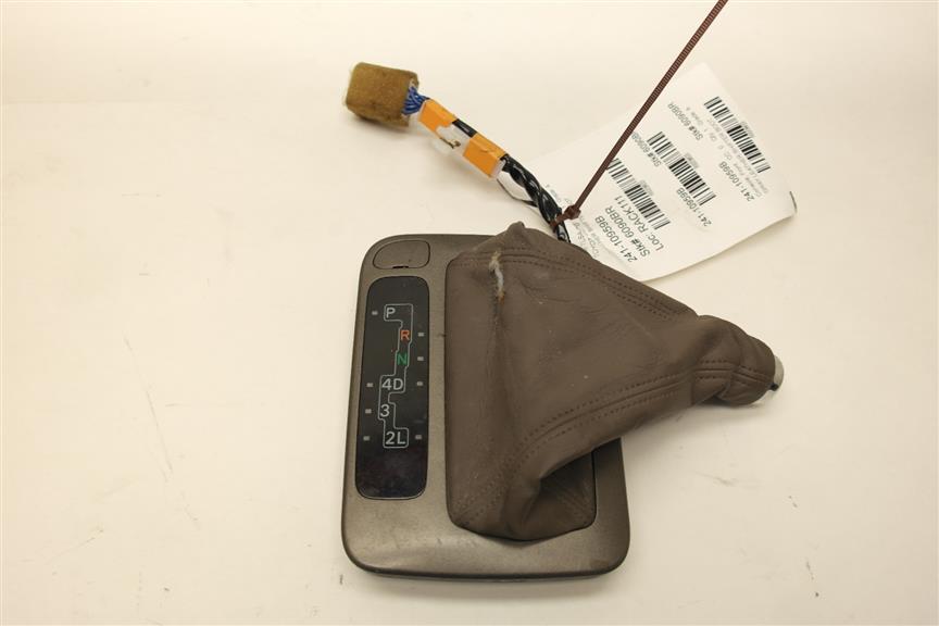 2003 Lexus GX 470 Console Front