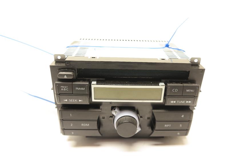 2011 Nissan Xterra Radio / Amplifier