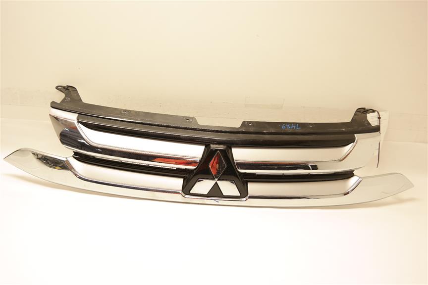 2016 Mitsubishi Outlander Grille
