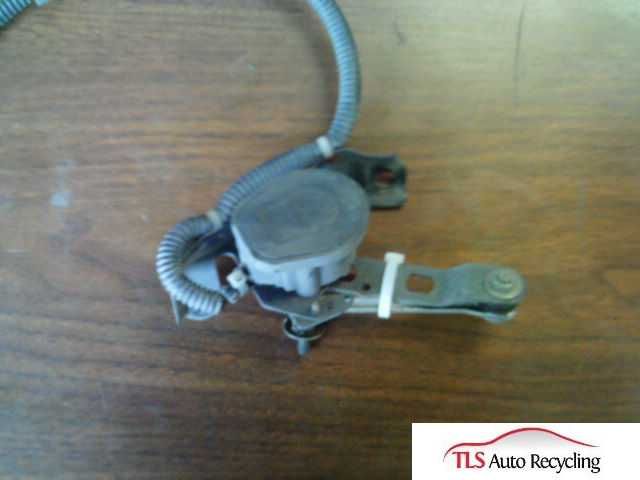 1999 Lexus LS 400 Lamp Leveling Sensor