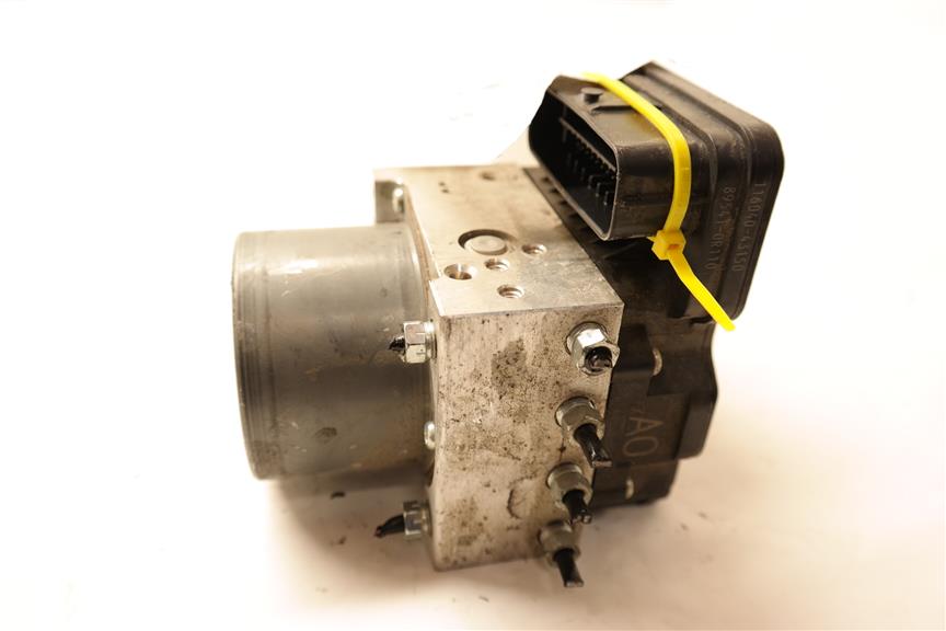 2016 Toyota RAV 4 ABS Pump