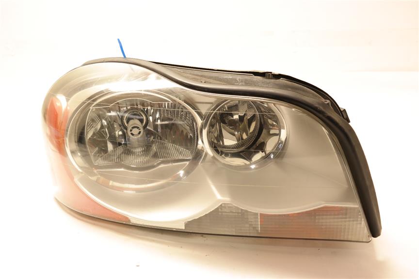 2004 Volvo XC90 Headlamp Assembly (Right)
