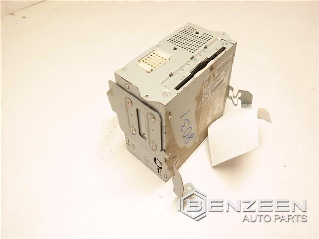 2013 Infiniti M37 Radio / Amplifier