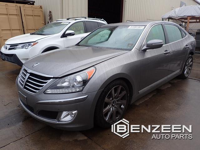 2011 Hyundai Equus Front Door (Left)
