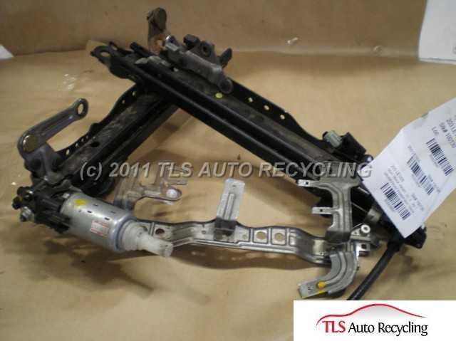 2005 Lexus ES 330 Front Seat Track