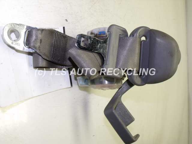 2006 Toyota Sienna Front Seat Belt