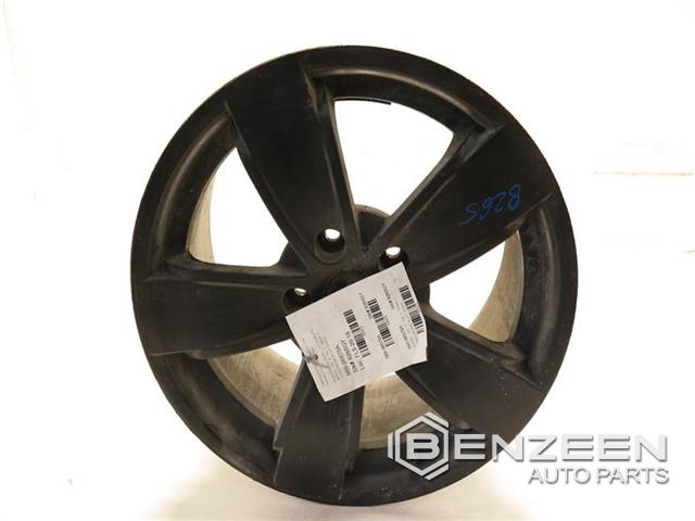 2004 Pontiac GTO Wheel / Rim (Left)