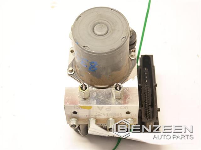 2013 Infiniti G37 ABS Pump
