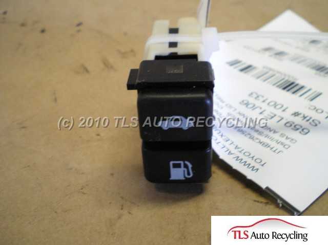 2006 Lexus IS 250 Dash / Interior / Seat Switch
