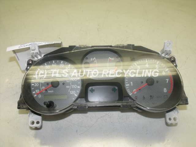 1999 Toyota RAV 4 Speedometer / Head Cluster