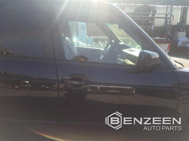 2010 Land Rover Range Rover Front Door (Right)