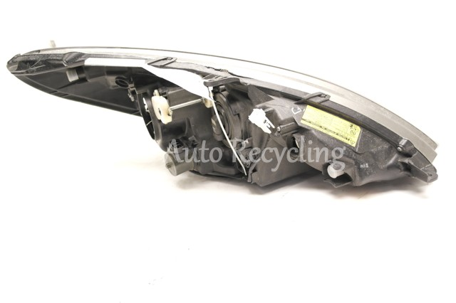 2004 Lexus ES 330 Headlamp Assembly (Left)