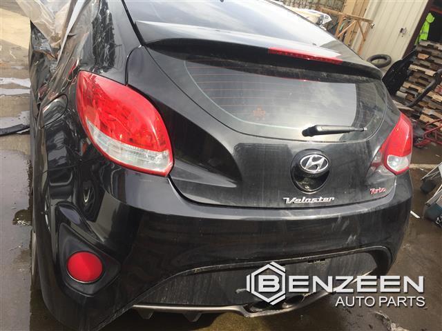 2013 HYUNDAI Veloster Decklid