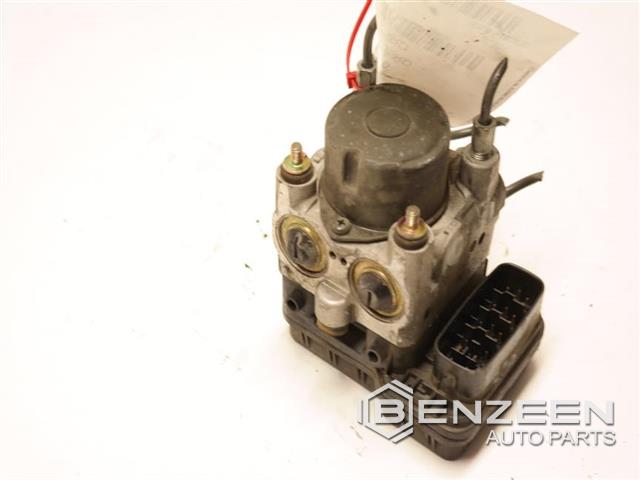 2003 Toyota MR 2 ABS Pump