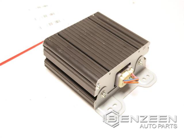 2007 Mercedes-Benz ML350 Radio / Amplifier