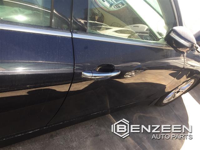 2009 Hyundai Genesis Front Door (Right)