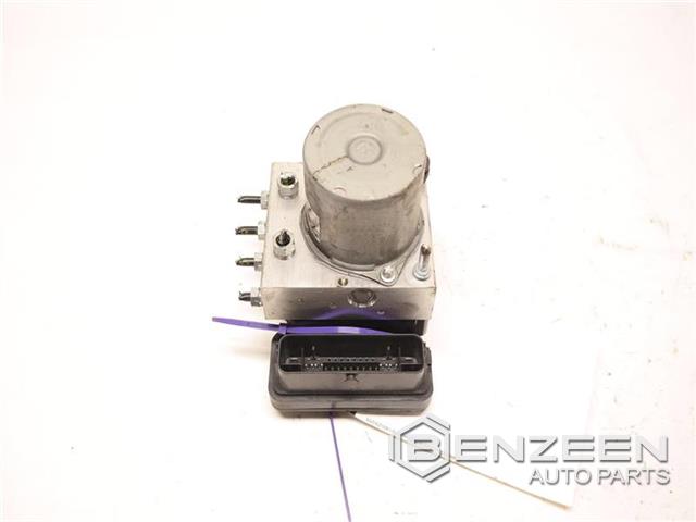 2018 Toyota Camry Hybrid ABS Pump