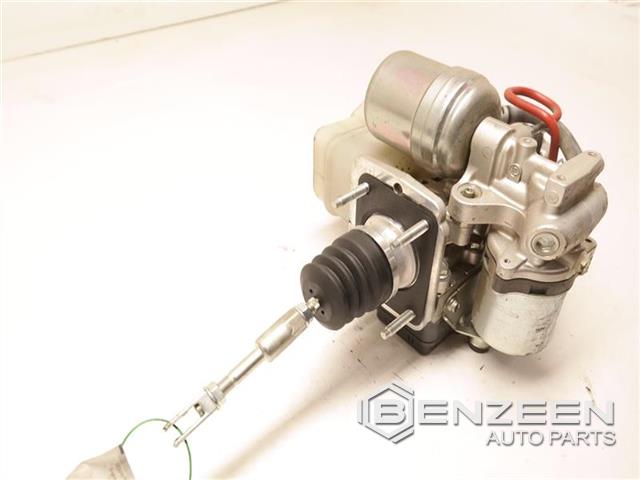 2005 Lexus GX 470 ABS Pump