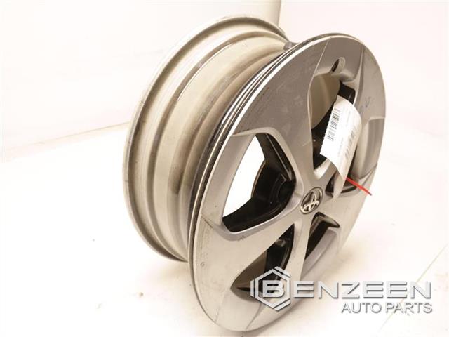 2014 Toyota Prius Wheel / Rim (Left)