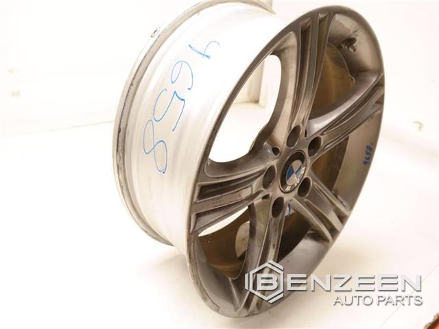 2013 BMW 320i Wheel / Rim (Left)