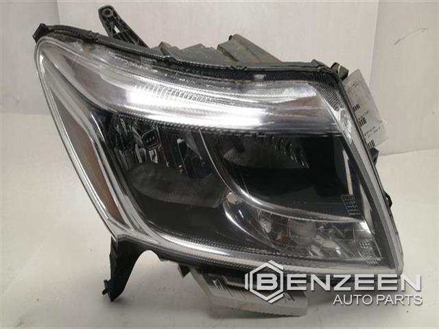 2013 Nissan Pathfinder Headlamp Assembly (Right)